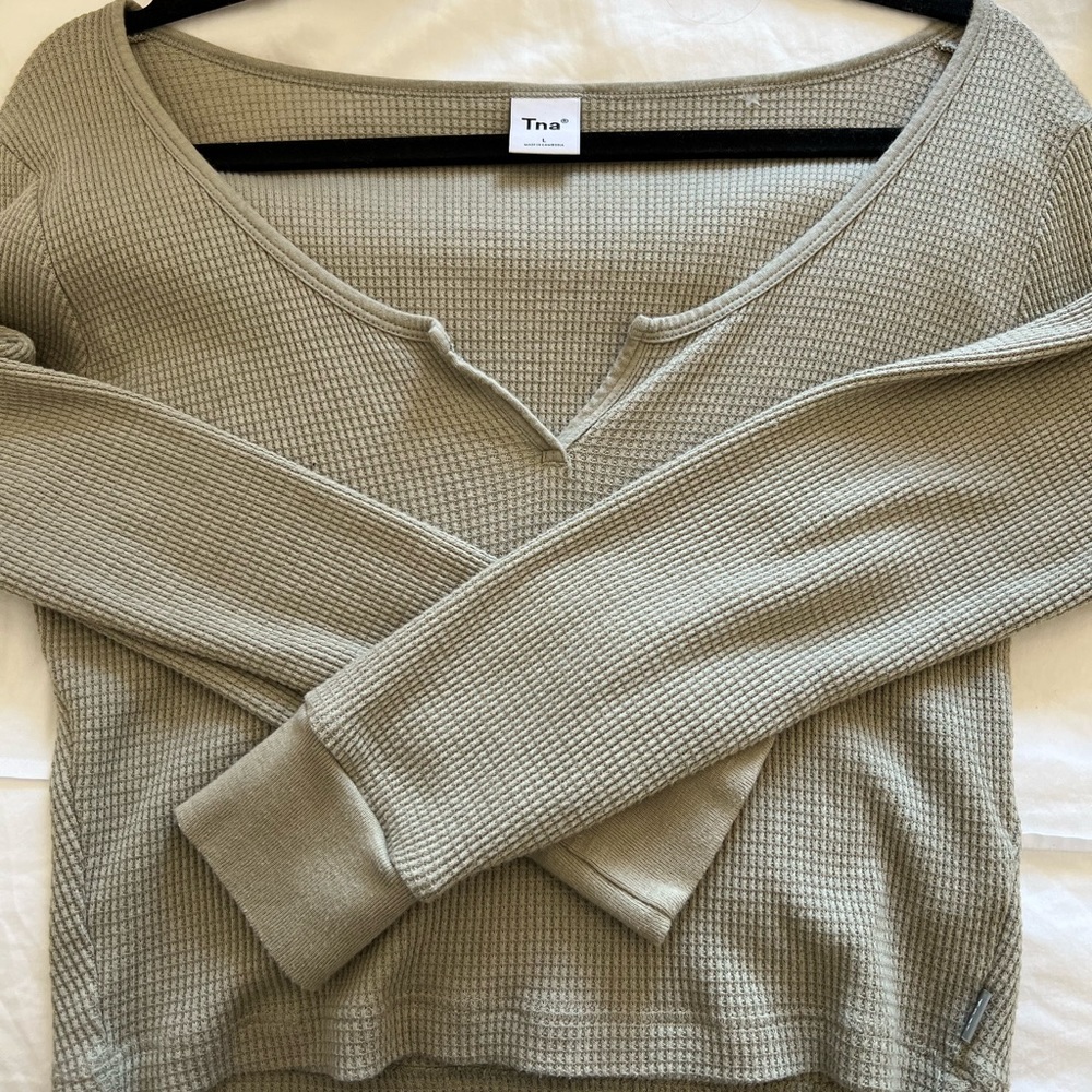 Aritizia Thermal cropped long sleeve